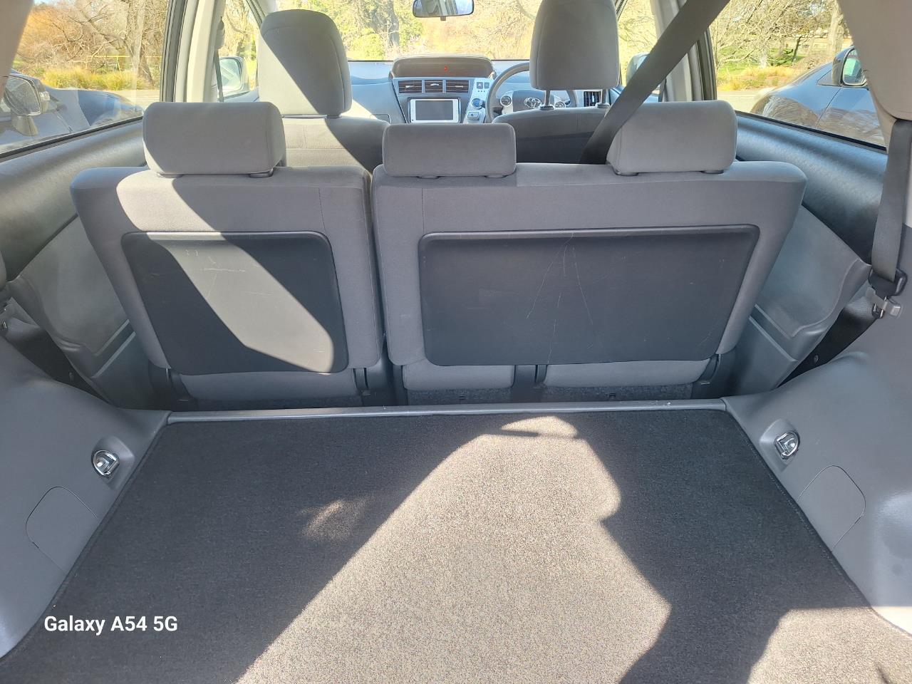 2013 Toyota PRIUS ALPHA  HYBRID
