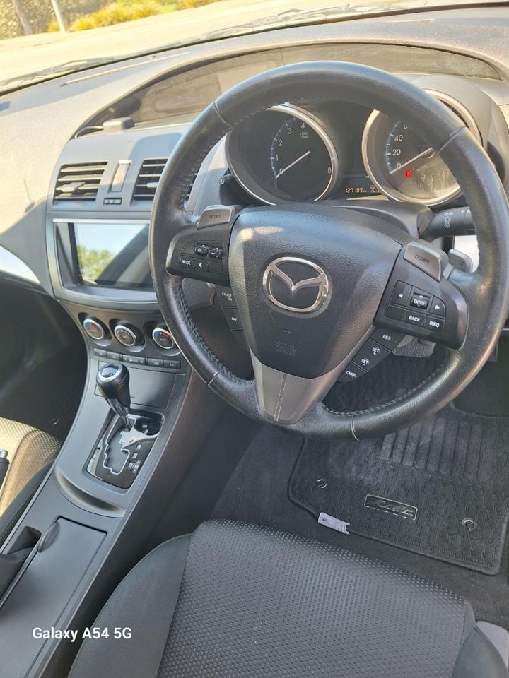 2013 Mazda Axela Sport