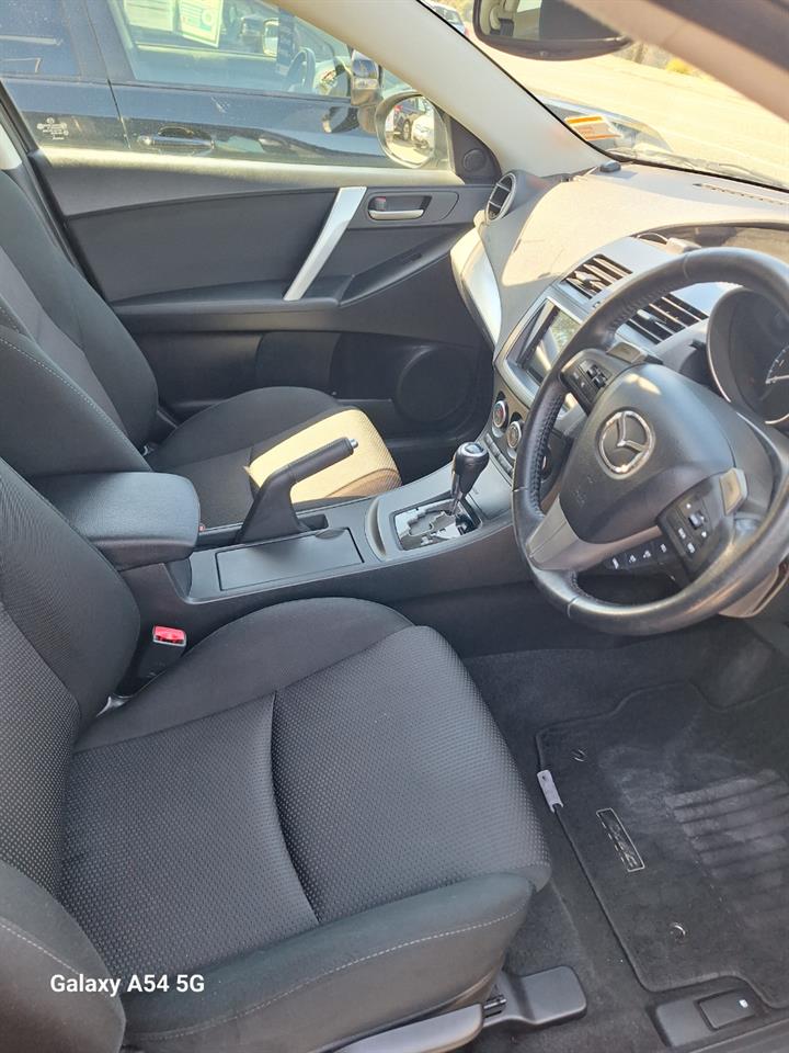 2013 Mazda Axela Sport