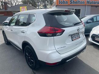 2021 Nissan X-TRAIL ST 2.5P/4WD/NZ - Thumbnail