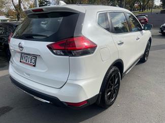 2021 Nissan X-TRAIL ST 2.5P/4WD/NZ - Thumbnail