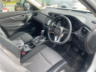 2021 Nissan X-TRAIL ST 2.5P/4WD/NZ - Thumbnail