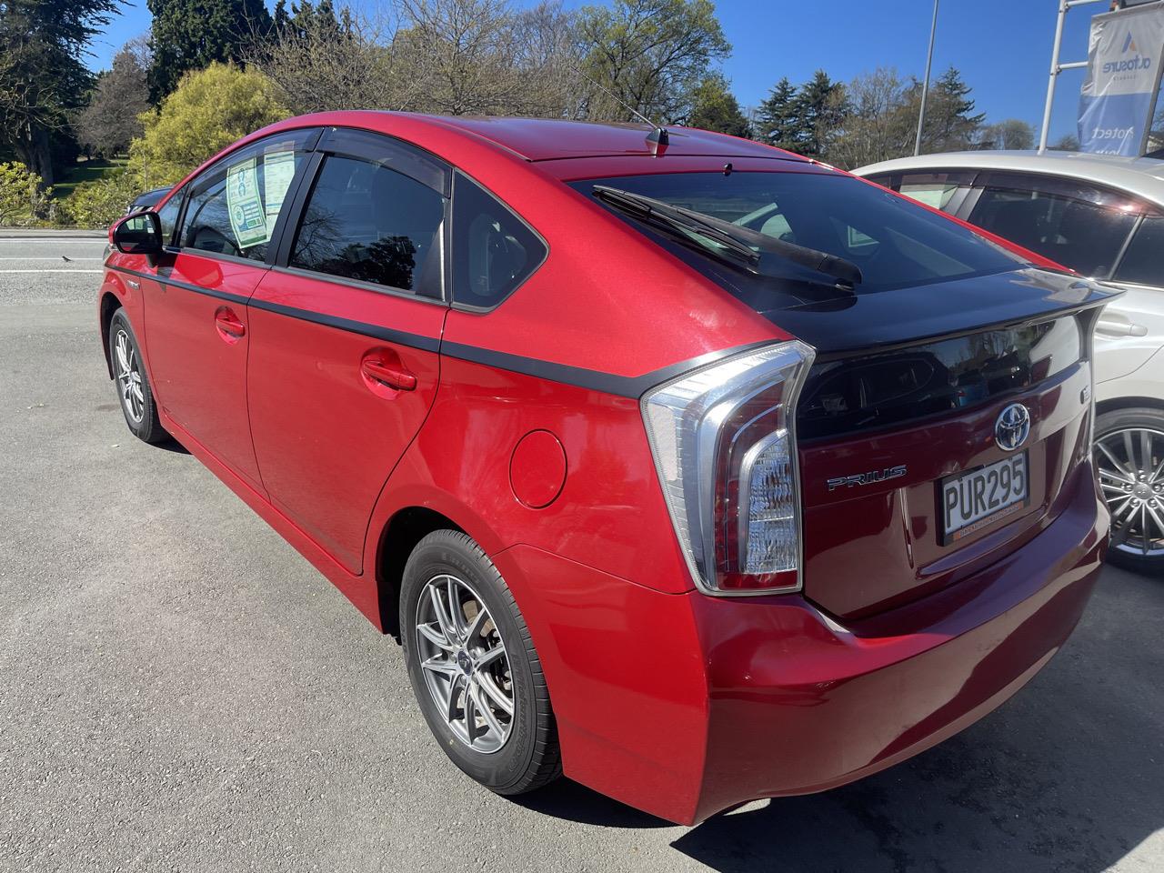 2015 Toyota prius hybrid.