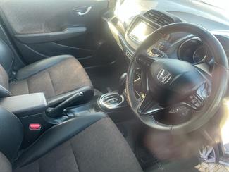2014 Honda FIT SHUTTLE HYBRID - Thumbnail