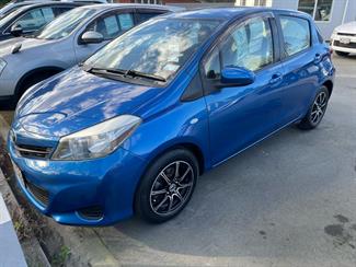 2013 Toyota YR 1.3P HATCH5 4A / Blue / Hatchback - Thumbnail