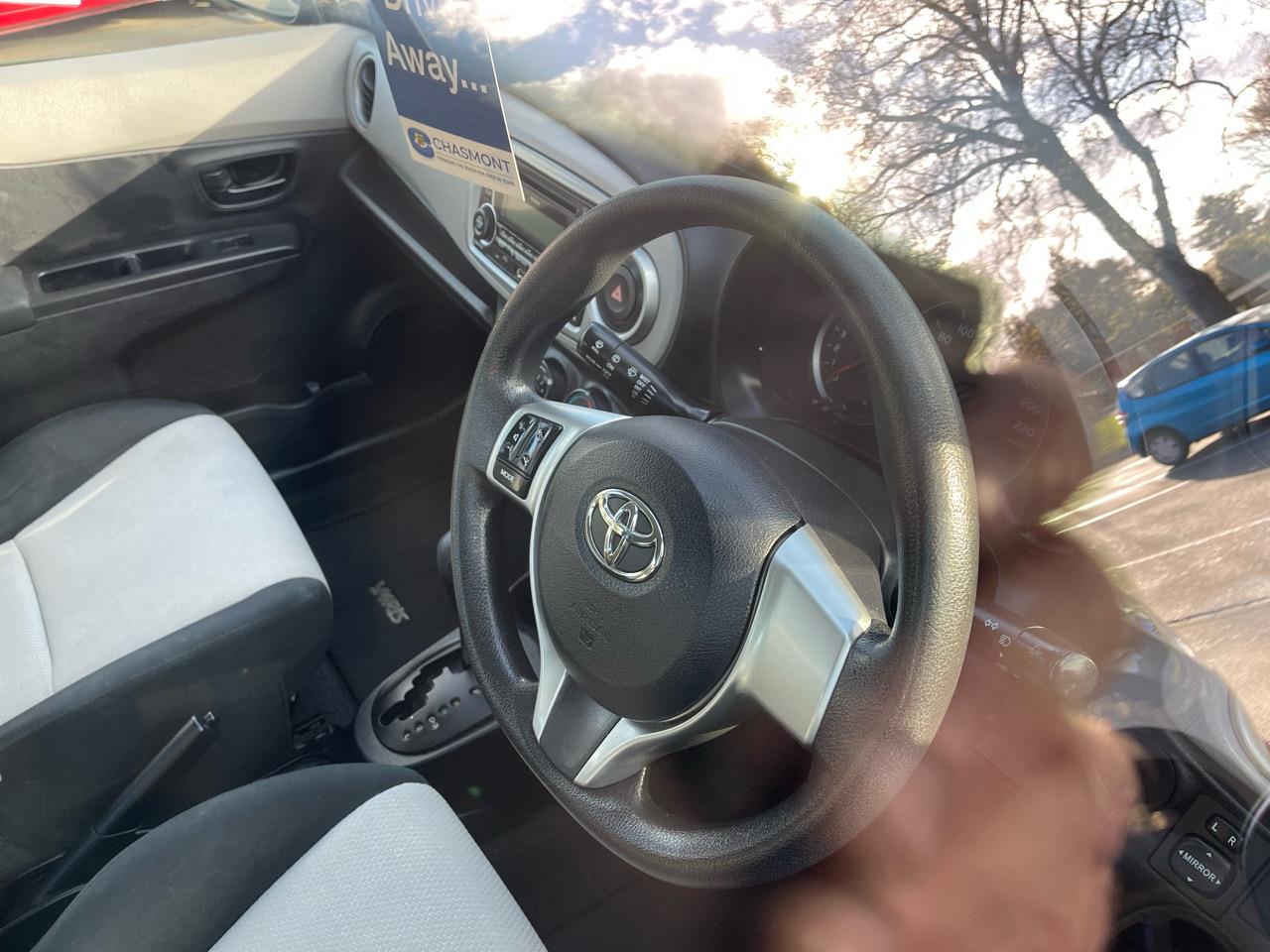 2013 Toyota YR 1.3P HATCH5 4A / Blue / Hatchback