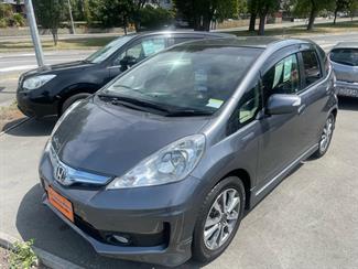 2013 Honda FIT HYBRID RS - Thumbnail
