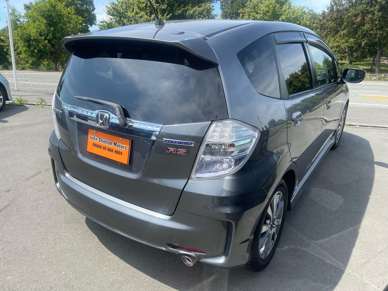 2013 Honda FIT HYBRID RS