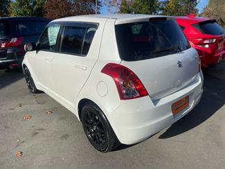 2009 Suzuki Swift - Thumbnail