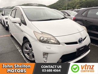 2013 Toyota prius hybrid. - Thumbnail