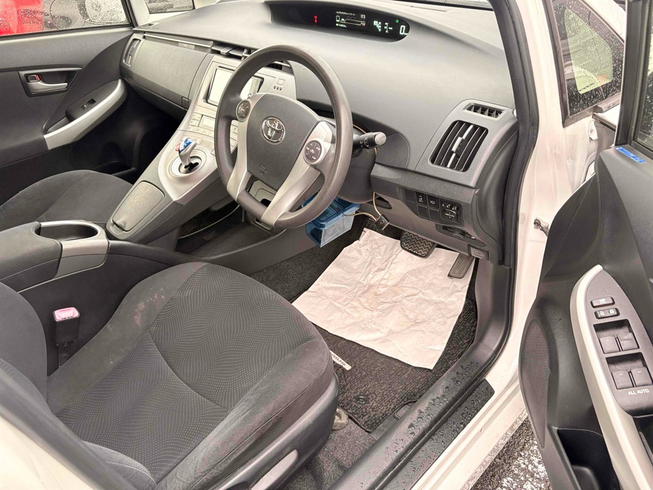 2013 Toyota prius hybrid.