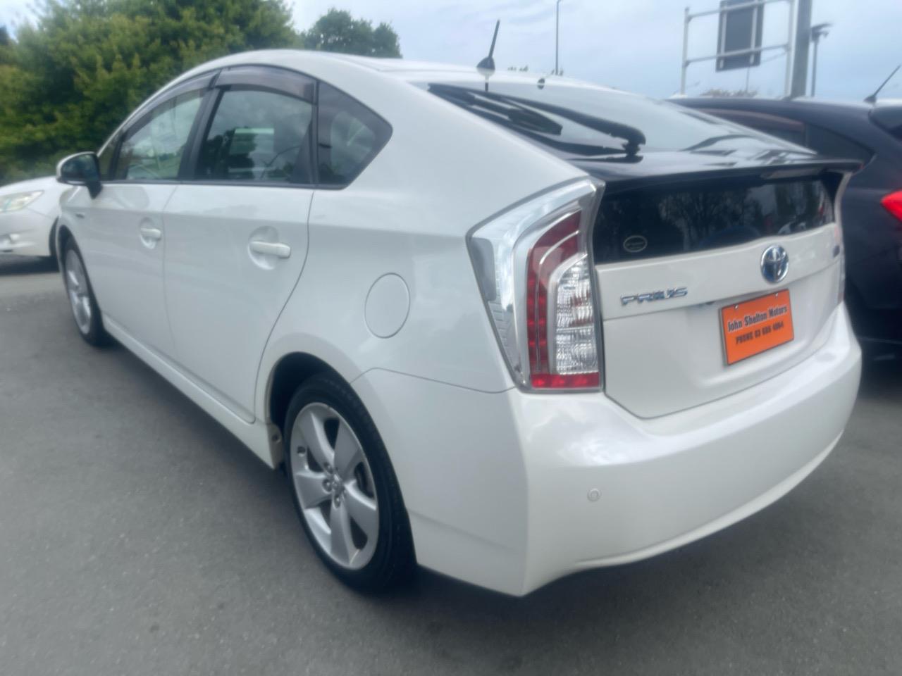 2013 Toyota prius hybrid.