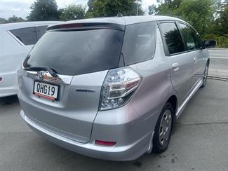 2011 Honda FIT SHUTTLE HYBRID - Thumbnail