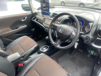 2011 Honda FIT SHUTTLE HYBRID - Thumbnail