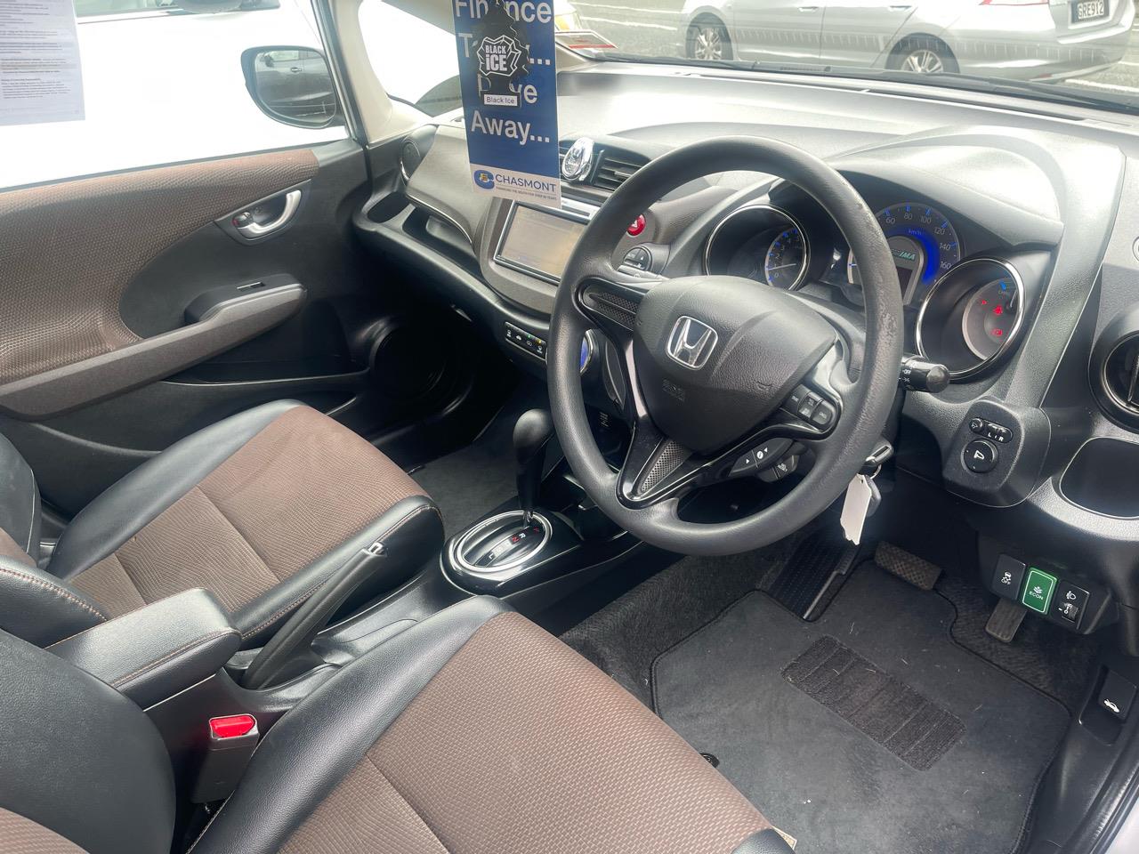 2011 Honda FIT SHUTTLE HYBRID