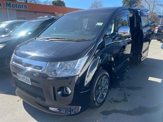 2008 Mitsubishi DELICA - Thumbnail