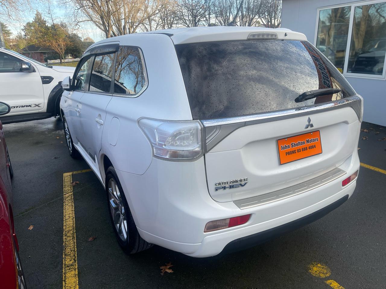 2014 Mitsubishi OUTLANDER PHEV HYBRID