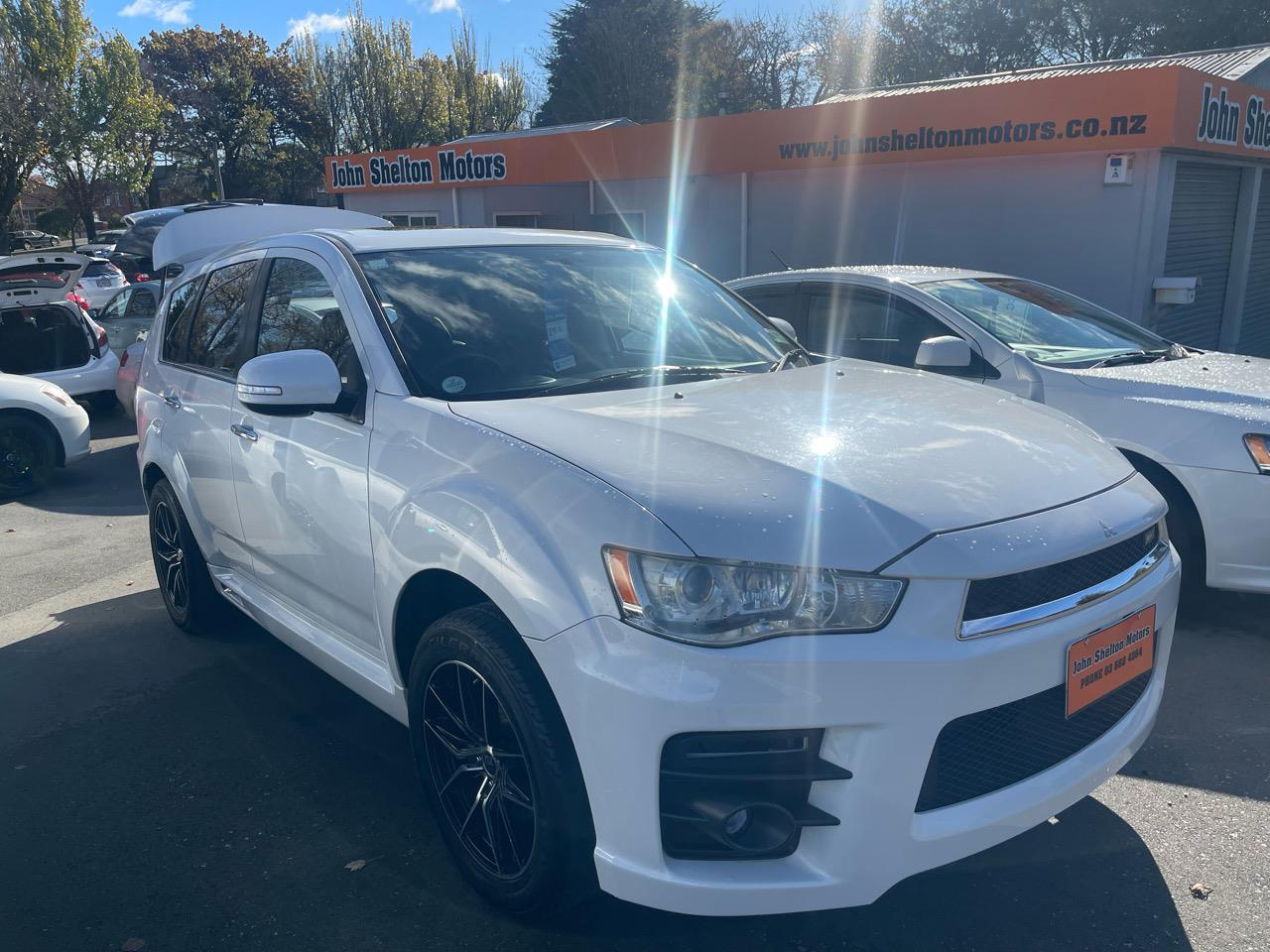 2010 Mitsubishi OUTLANDER ROADEST 7 SEATER 