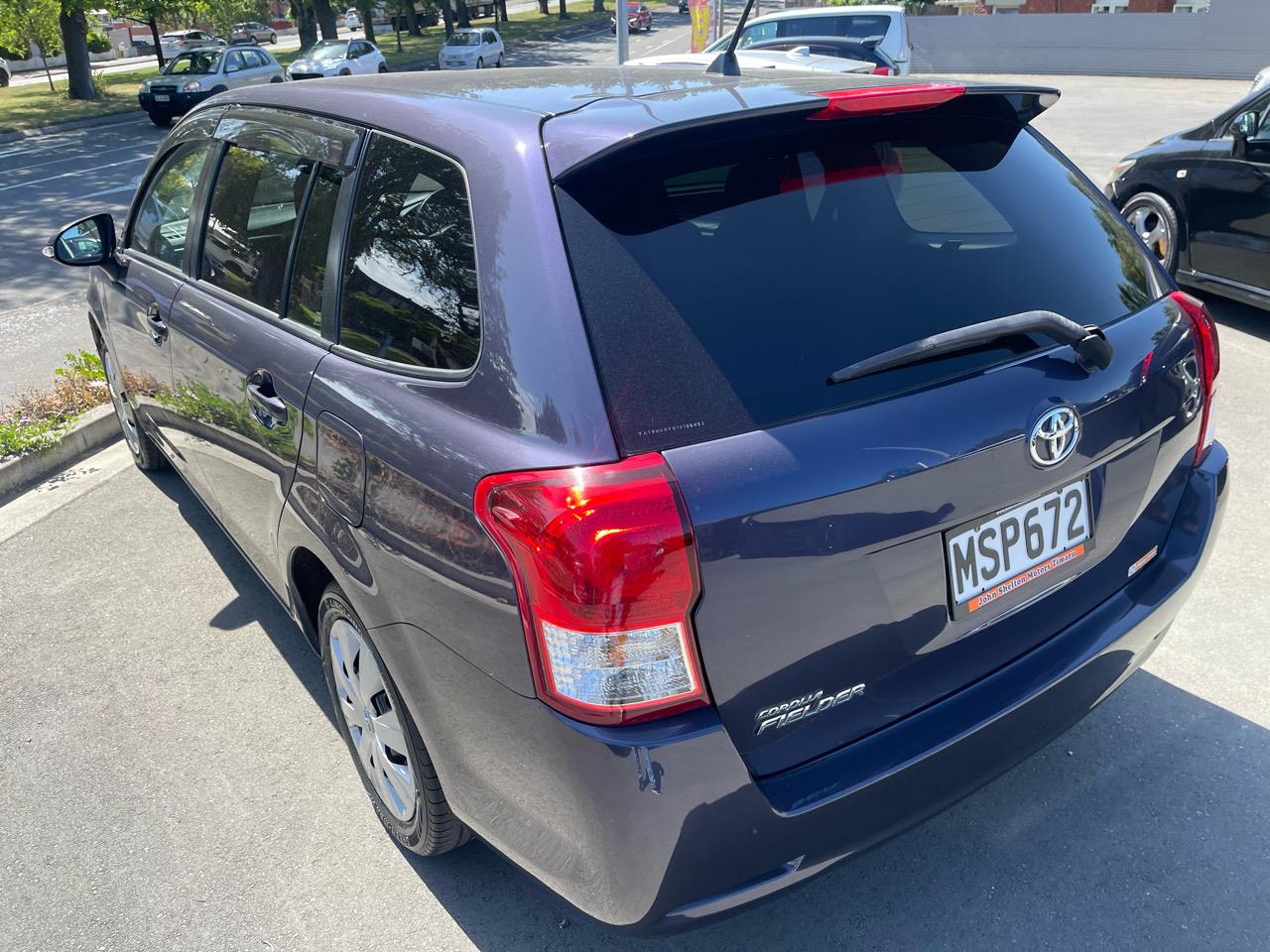 2014 Toyota feilder station wagon