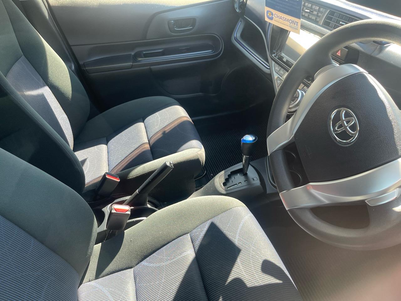 2015 Toyota Aqua Hybrid