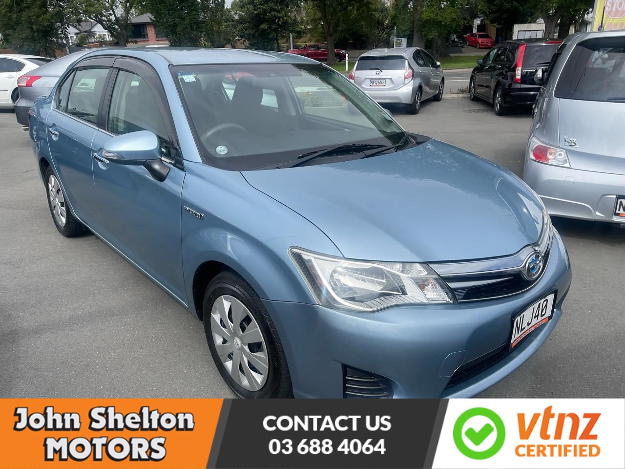 2013 Toyota corolla axio hybrid