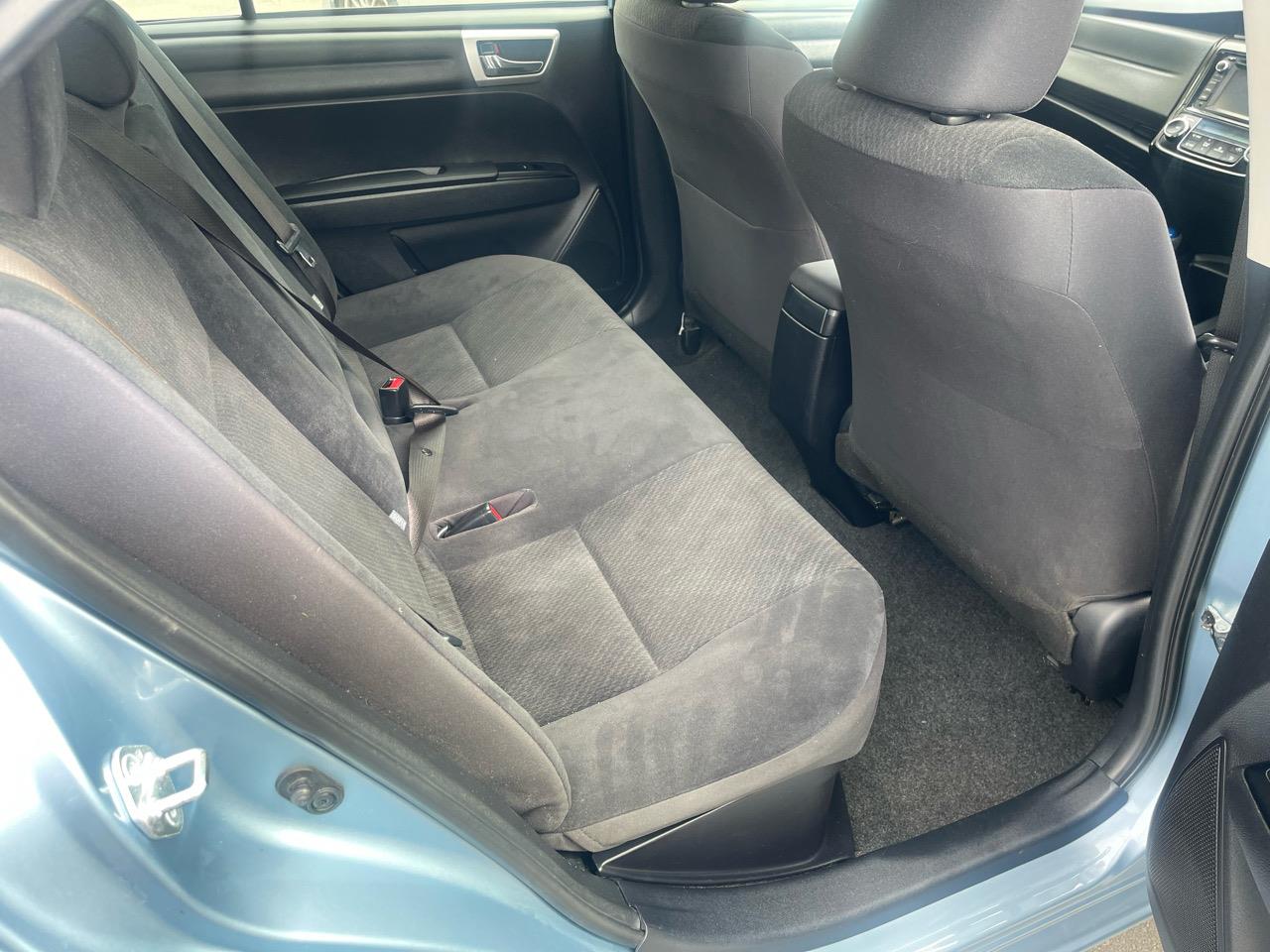 2013 Toyota corolla axio hybrid