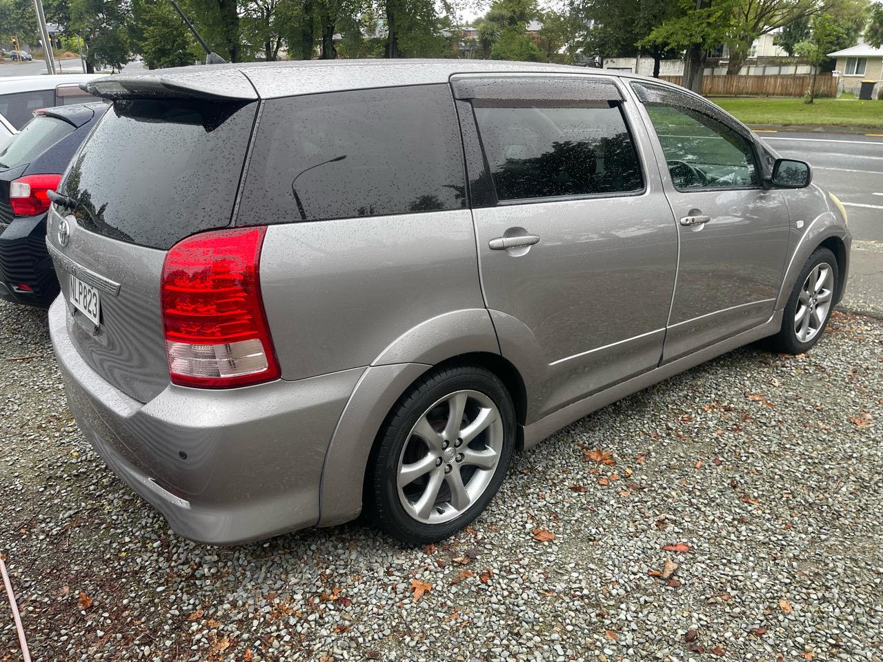 2005 Toyota WISH