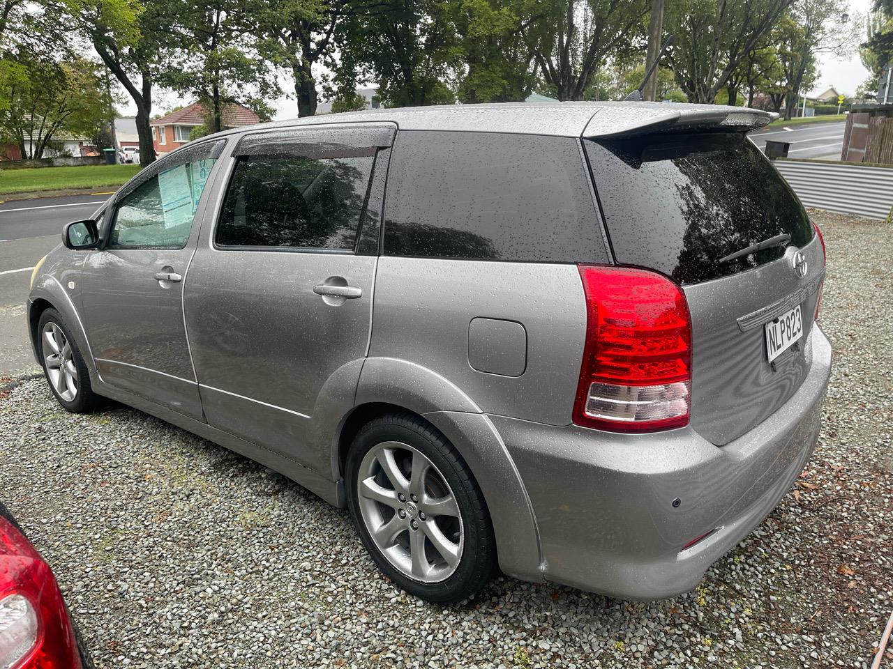 2005 Toyota WISH