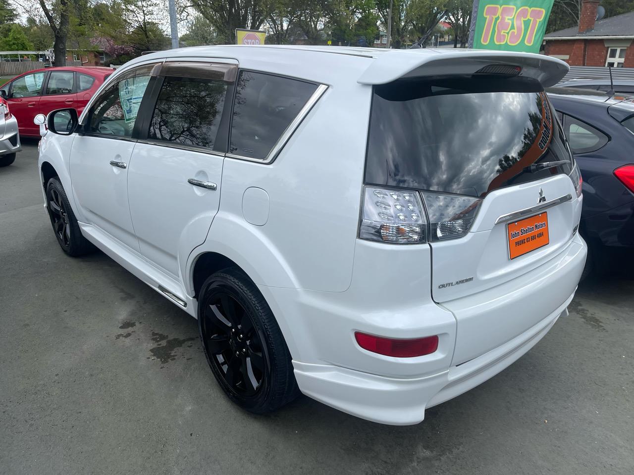 2011 Mitsubishi outlander 4wd 7 seater