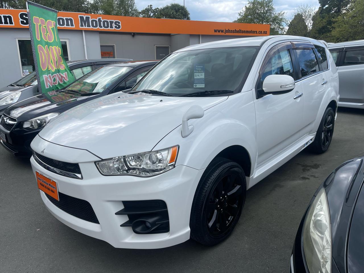 2011 Mitsubishi outlander 4wd 7 seater