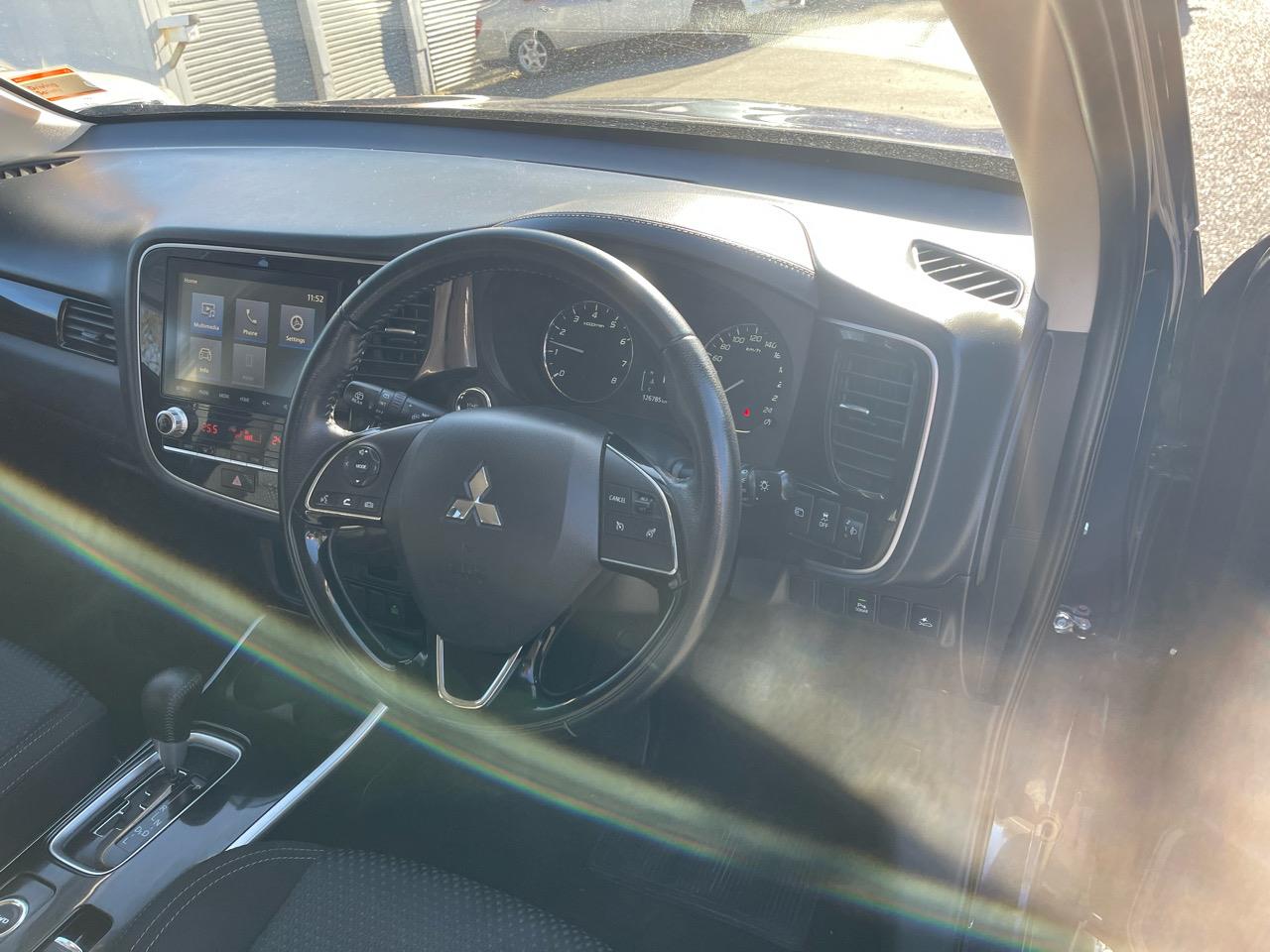 2022 Mitsubishi OUTLANDER 7 SEATER 4X4 KIWI NEW