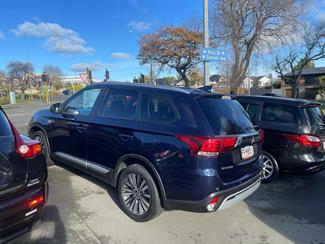 2022 Mitsubishi OUTLANDER 7 SEATER 4X4 KIWI NEW - Thumbnail