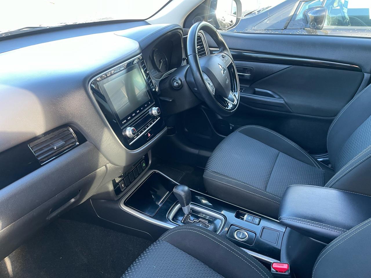 2022 Mitsubishi OUTLANDER 7 SEATER 4X4 KIWI NEW
