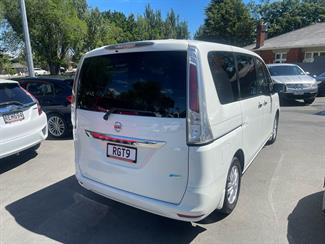 2012 Nissan serena 8 seater! - Thumbnail