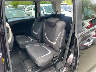 2009 Mazda Biante 8 seater - Thumbnail