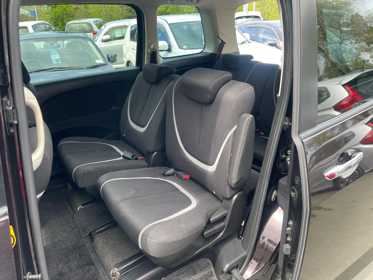 2009 Mazda Biante 8 seater