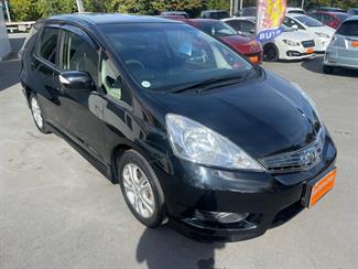 2012 Honda Fit Hybrid shuttle wagon - Thumbnail