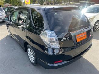 2012 Honda Fit Hybrid shuttle wagon - Thumbnail