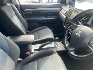 2014 Mitsubishi OUTLANDER - Thumbnail