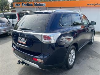 2014 Mitsubishi OUTLANDER - Thumbnail