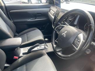 2014 Mitsubishi OUTLANDER - Thumbnail