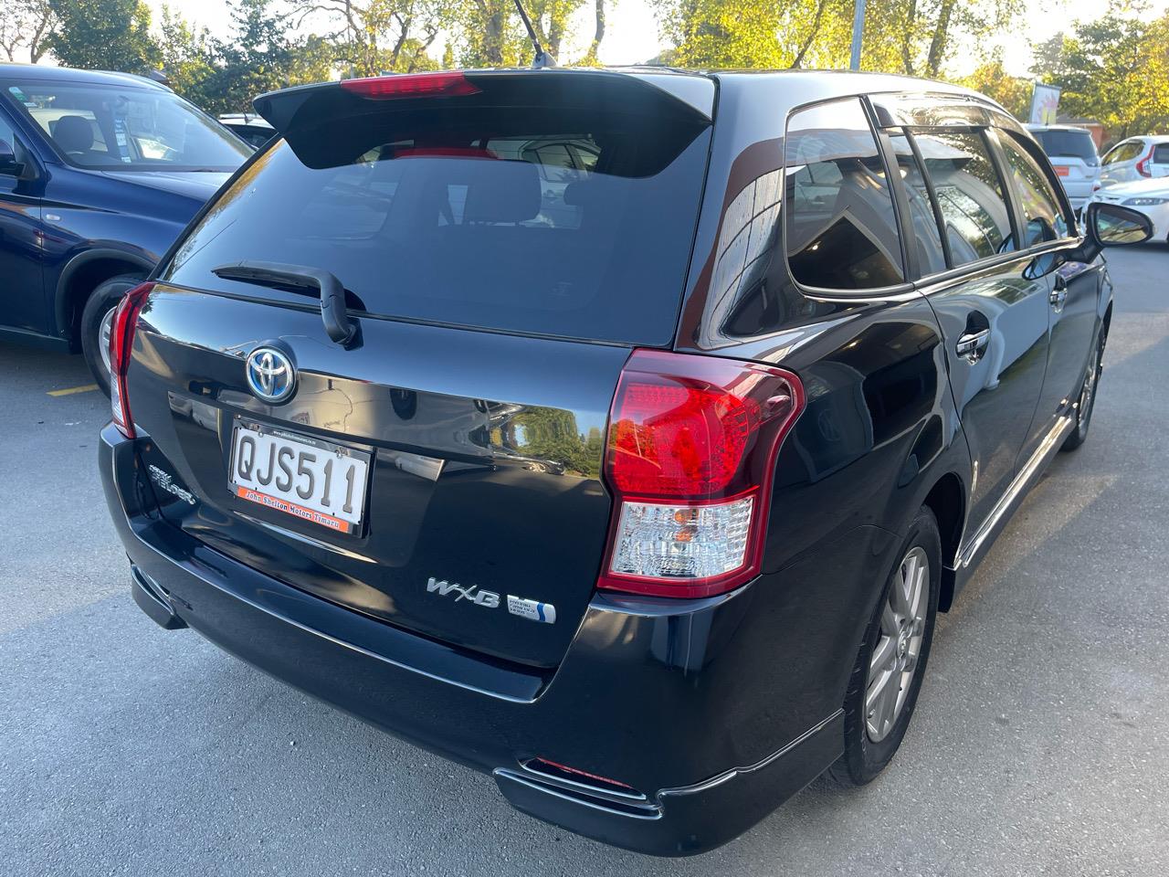 2014 Toyota corolla fielder hybrid