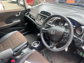 2012 Honda FIT - Thumbnail