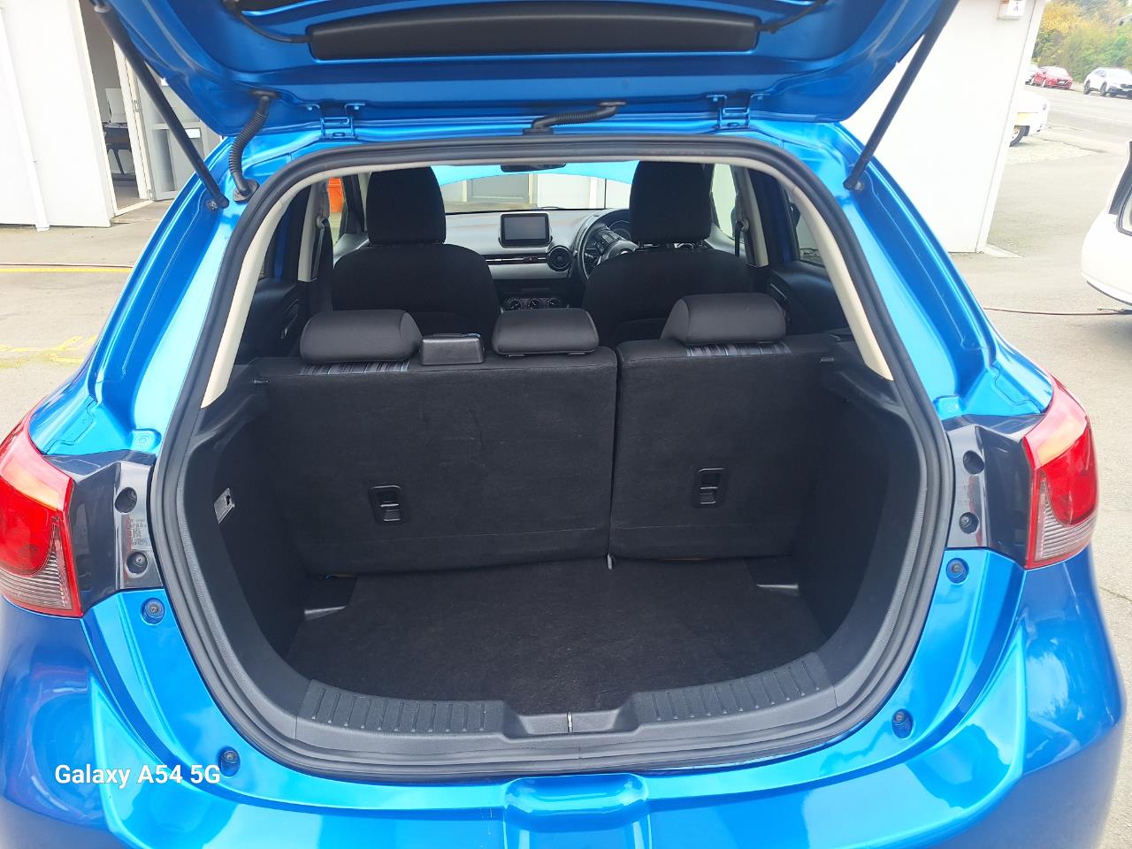 2015 Mazda demio 5 door hatch