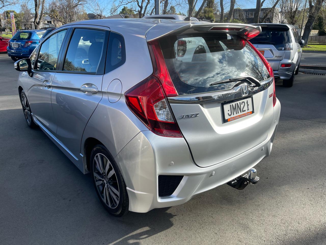 2015 Honda RS 1.5P/CVT/HA/5DR/5 / Silver / Hatchback