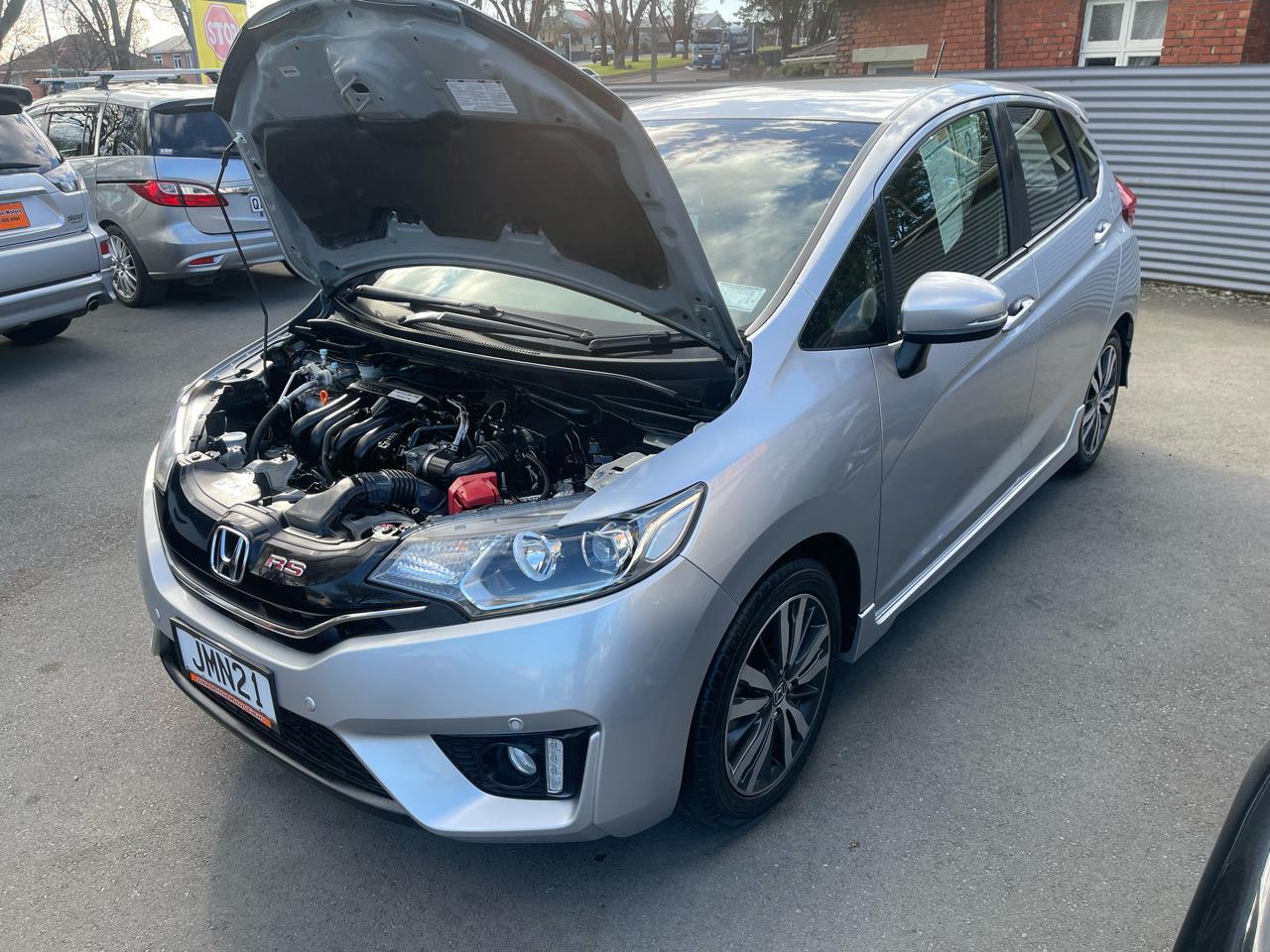 2015 Honda RS 1.5P/CVT/HA/5DR/5 / Silver / Hatchback