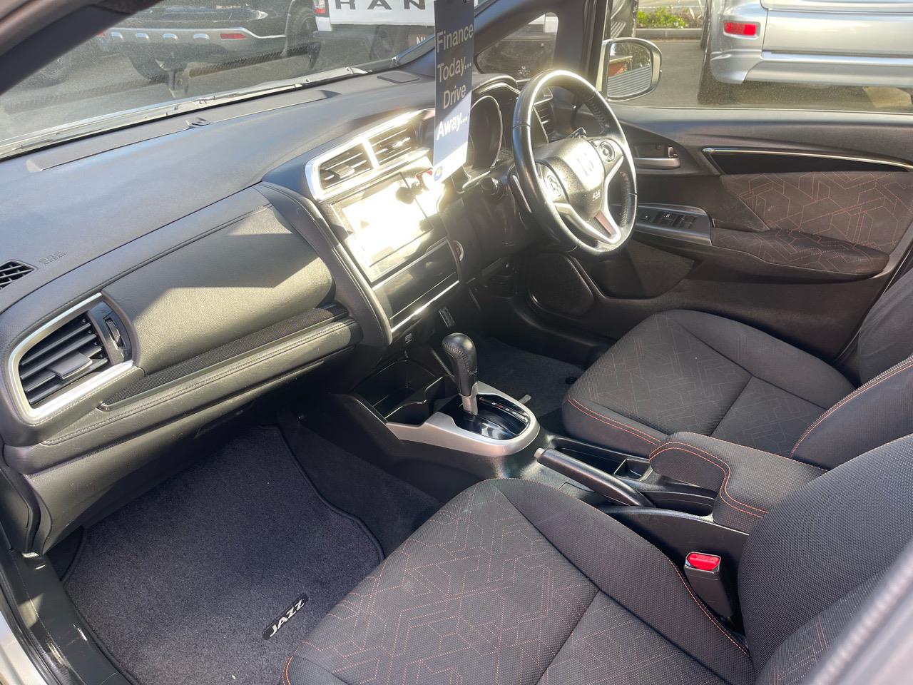 2015 Honda RS 1.5P/CVT/HA/5DR/5 / Silver / Hatchback