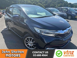 2016 Honda Fit Hybrid shuttle wagon - Thumbnail