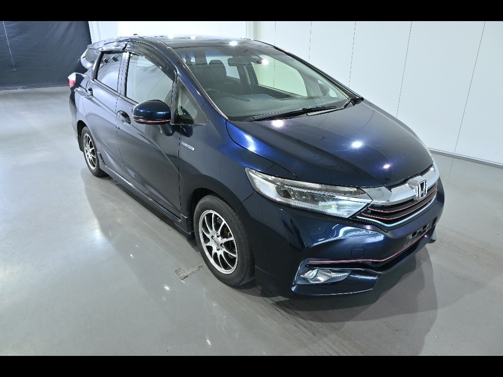 2016 Honda Fit Hybrid shuttle wagon