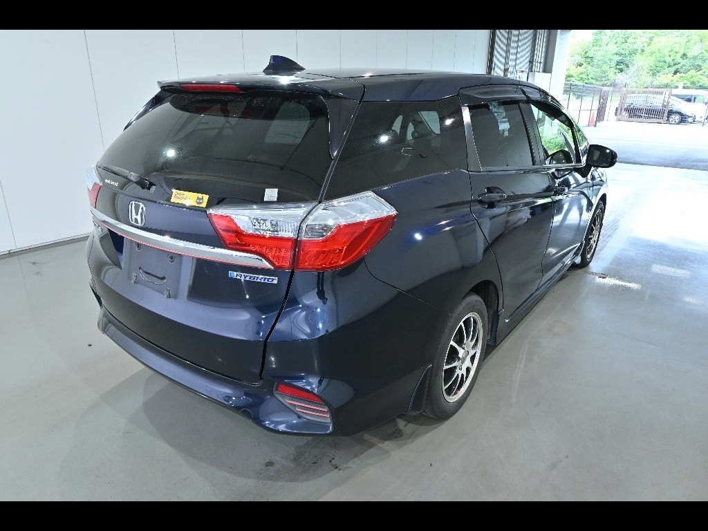 2016 Honda Fit Hybrid shuttle wagon